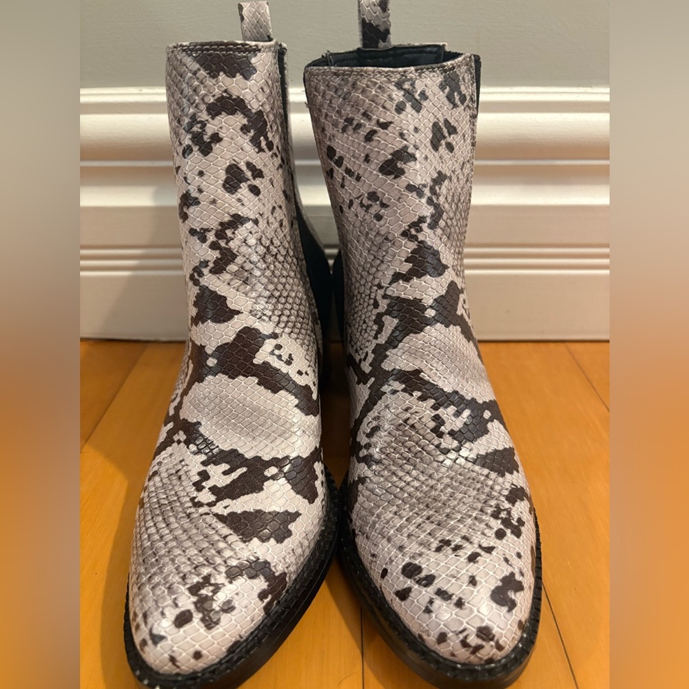 Vero Moda NWT snake print Chelsea boots - Picture 3 of 3
